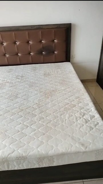 Room in 2 BHK Apartment at Parel – for Rent
