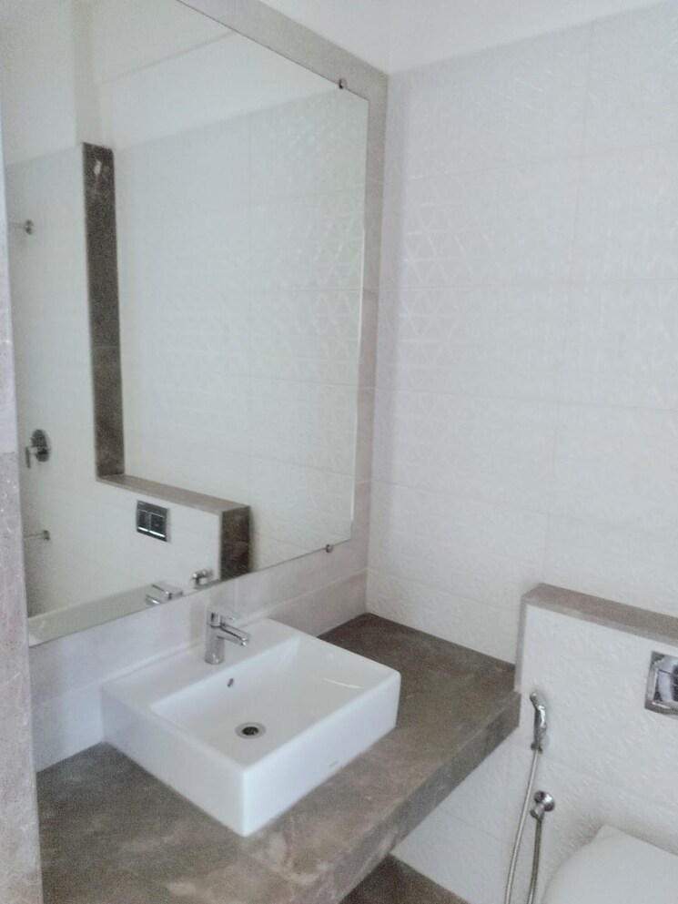 Attached Bathroom, kalpataru-radiance 3 Bedroom 1032 Sq.Ft. Apartment In Goregaon West Mumbai 8503399