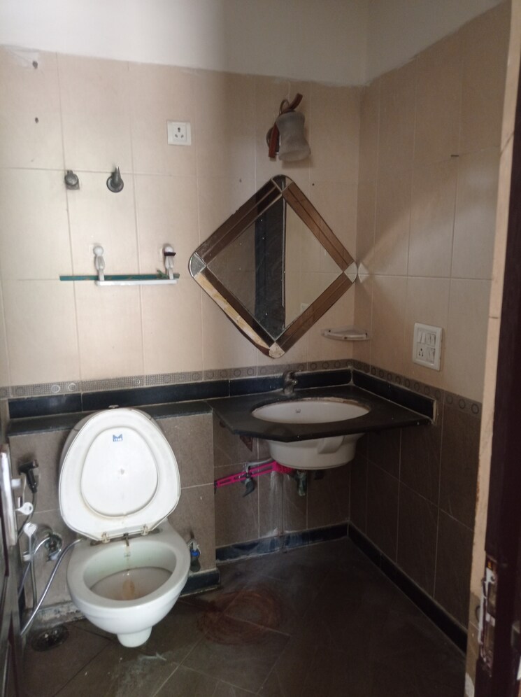 Attached Bathroom, vaibhav khand 4 Bedroom 2200 Sq.Ft. Apartment In Vaibhav Khand Ghaziabad 8503472