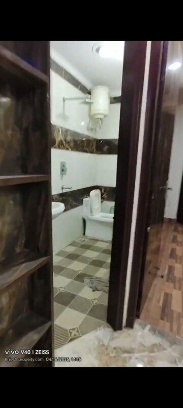 Attached Bathroom in 3 BHK Builder Floor at Mahavir Enclave 1 – for Rent