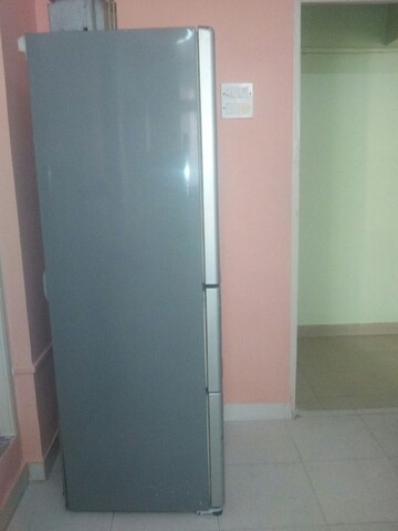 Room in 2 BHK Apartment at Premier Kailash Tower, Powai – for Rent