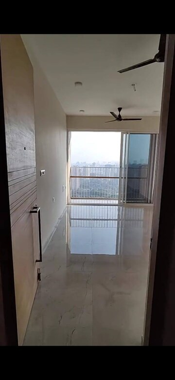 Room in 1.5 BHK Apartment at Kukreja Complex, Bhandup West – for Rent