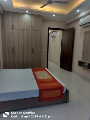 Room in 1 BHK Apartment at FAOA, Sector 53 – for Rent