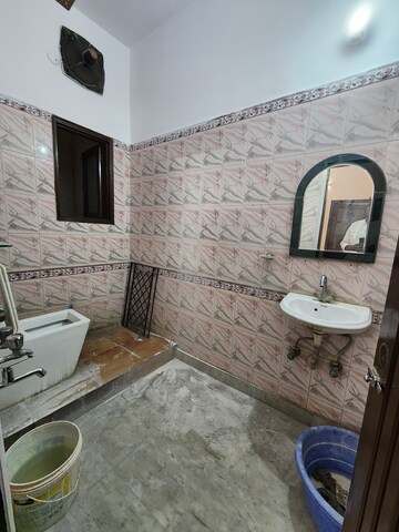 Attached Bathroom in 3 BHK Independent House at Chattarpur – for Rent