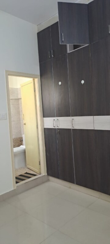 Room in 2 BHK Builder Floor at Koramangala – for Rent