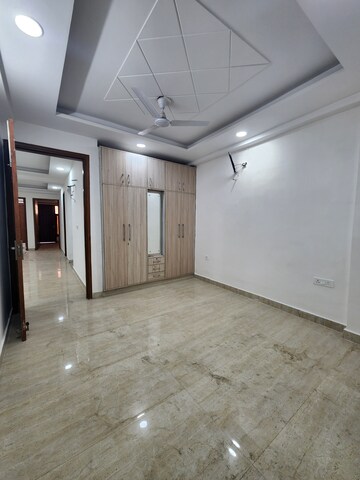 Room in 3 BHK Builder Floor at Chattarpur – for Rent