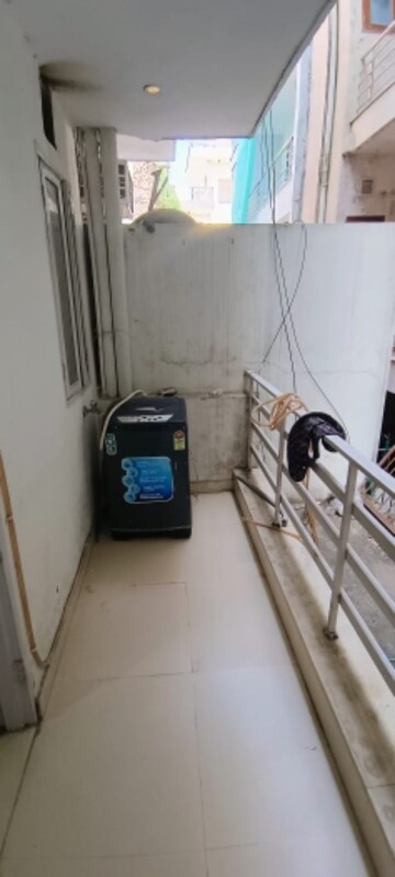 Balcony in 2 BHK Builder Floor at Sector 27 – for Rent