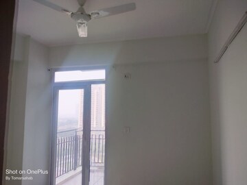 Room in 2 BHK Apartment at Shree Vardhman Green Court, Sector 90 – for Rent