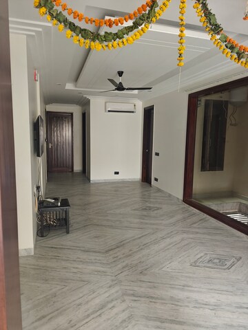 Room in 3.5 BHK Builder Floor at Sushant Tower, Sector 56 – for Rent