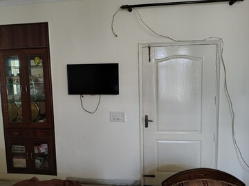 Room in 2 BHK Builder Floor at South City 2 – for Rent