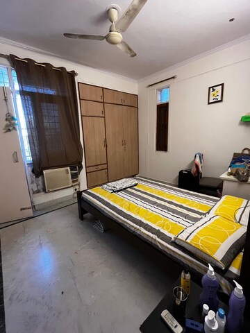 Room in 2 BHK Apartment at Gupta Awas, Sector 43 – for Rent