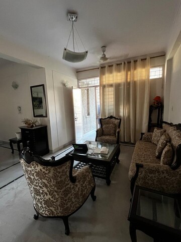 Living Room in 2 BHK Apartment at Gupta Awas, Sector 43 – for Rent