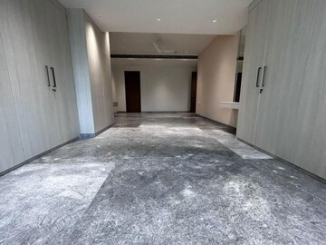 Room in 4 BHK Apartment at Indiabulls Blu, Worli – for Rent