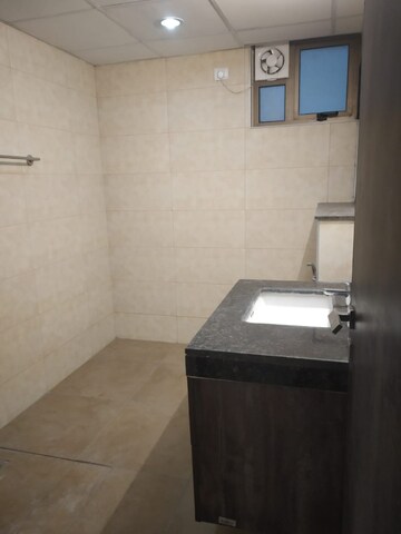 Attached Bathroom in 4 BHK Apartment at Tata Primanti-Executive Apartments, Sector 72 – for Rent