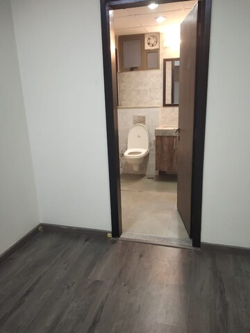 Room in 4 BHK Apartment at Tata Primanti-Executive Apartments, Sector 72 – for Rent