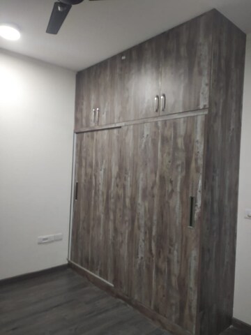 Room in 4 BHK Apartment at Tata Primanti-Executive Apartments, Sector 72 – for Rent