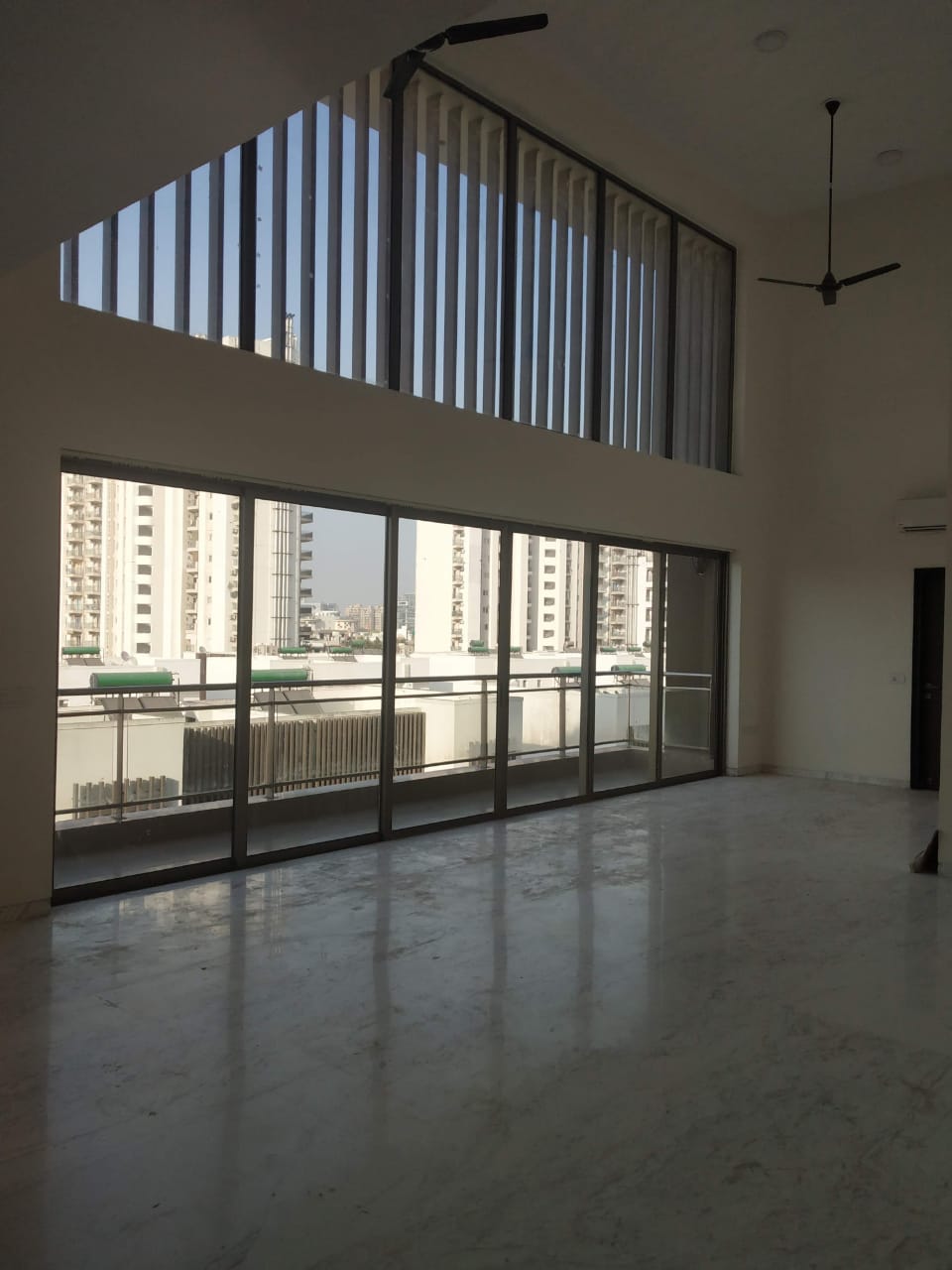 4 BHK + Servant Room Apartment For Rent in Tata Primanti-Executive Apartments
