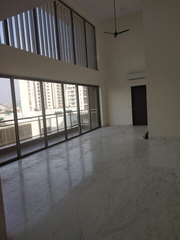 Room in 4 BHK Apartment at Tata Primanti-Executive Apartments, Sector 72 – for Rent