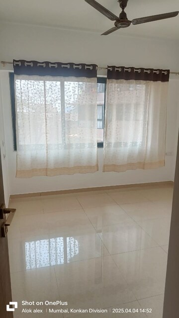Room in 2 BHK Apartment at Kanakia Rainforest, Andheri East – for Rent