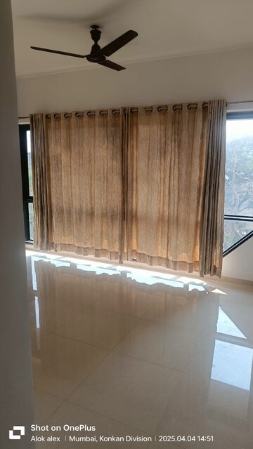 Room in 2 BHK Apartment at Kanakia Rainforest, Andheri East – for Rent