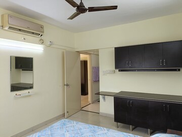 Room in 2 BHK Apartment at A.V.Bhat Oakwoods Apartment, Viman Nagar – for Rent