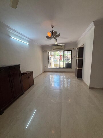 Room in 2 BHK Apartment at K Raheja Vihar, Powai – for Rent