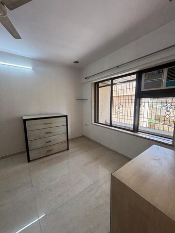 Room in 2 BHK Apartment at K Raheja Vihar, Powai – for Rent