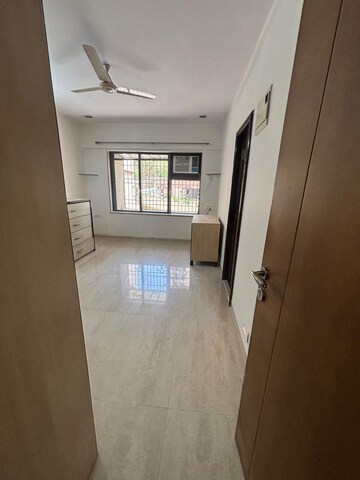 Room in 2 BHK Apartment at K Raheja Vihar, Powai – for Rent