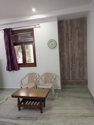 Room in 1 BHK Builder Floor at Saket – for Rent