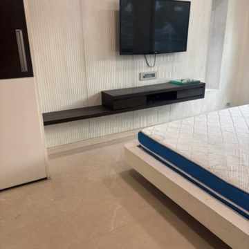 Room in 2 BHK Apartment at Krishna Residency Malad West, Sunder Nagar – for Rent