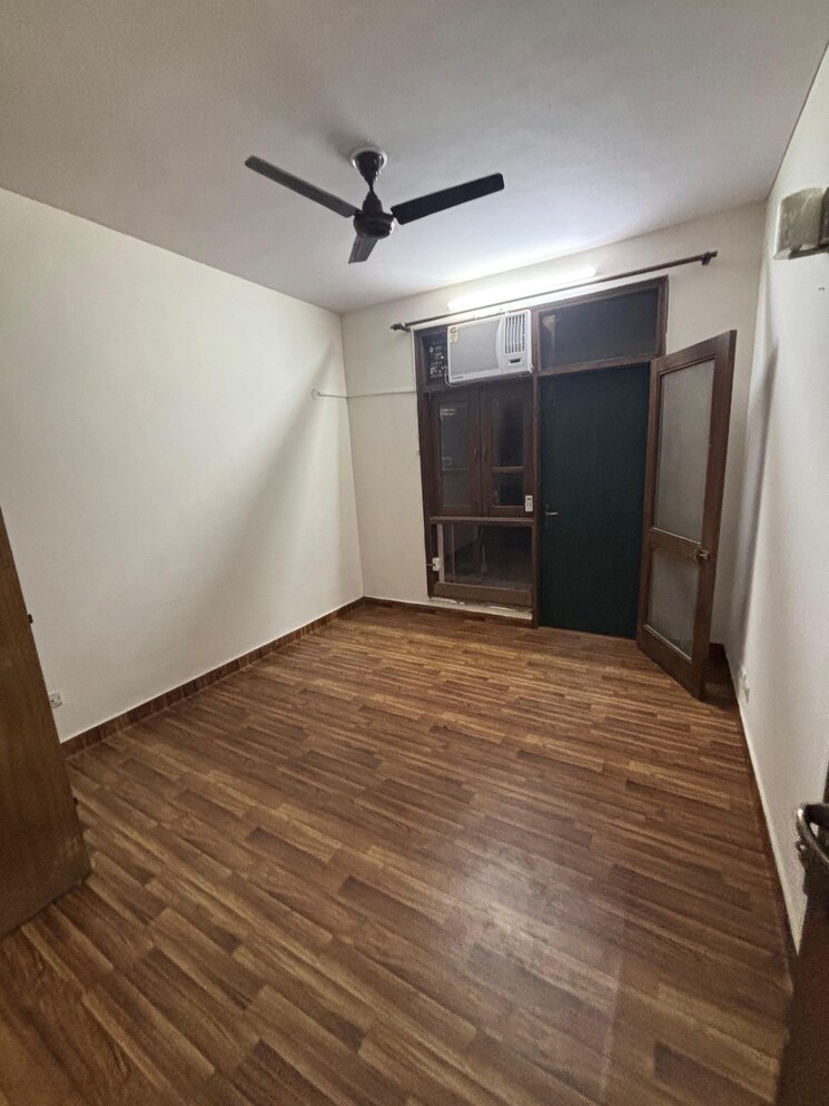 Room, dlf city phase 3 2 Bedroom 150 Sq.Yd. Builder Floor In Dlf City Phase 3 Gurgaon 8503920