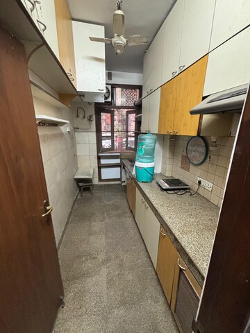 Kitchen in 2 BHK Builder Floor at Dlf City Phase 3 – for Rent
