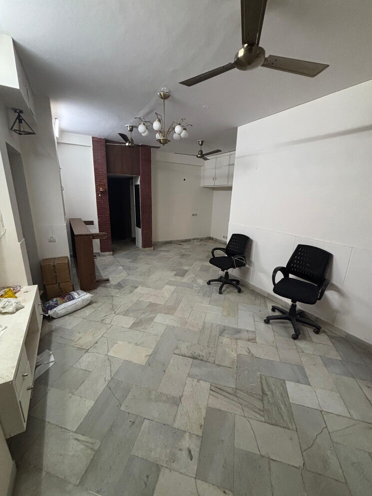 Living Room, dlf city phase 3 2 Bedroom 150 Sq.Yd. Builder Floor In Dlf City Phase 3 Gurgaon 8503920