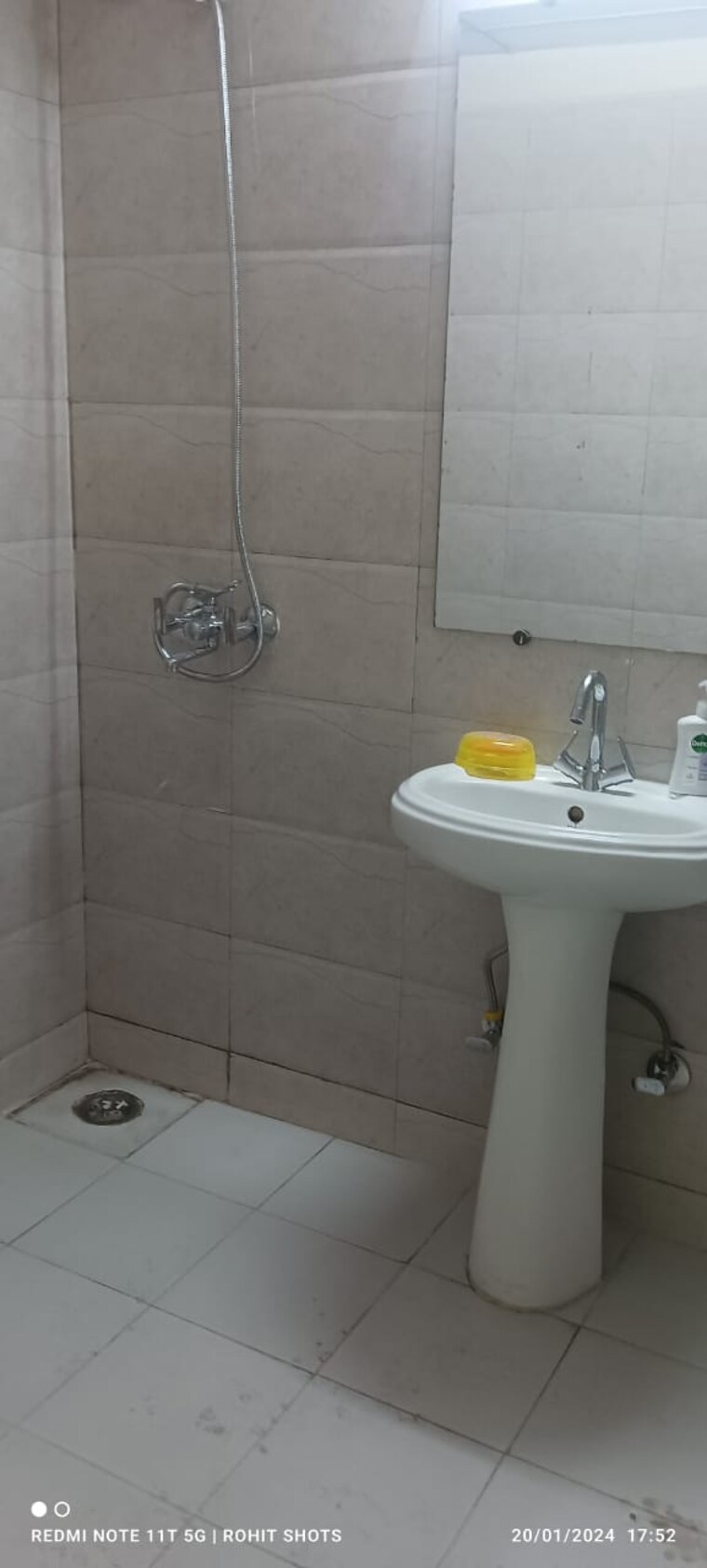 Bathroom, viddhi-tower 2 Bedroom 900 Sq.Ft. Apartment In Mahagunpuram Ghaziabad 8503974