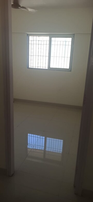 Room in 2 BHK Apartment at Akashganga Complex Kavesar, Kavesar – for Rent