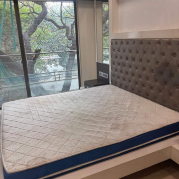 Room in 2 BHK Apartment at Sheth Irene, Ekta Nagar – for Rent