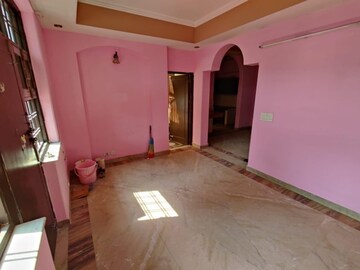 Room in 2 BHK Builder Floor at Sector 40 – for Rent