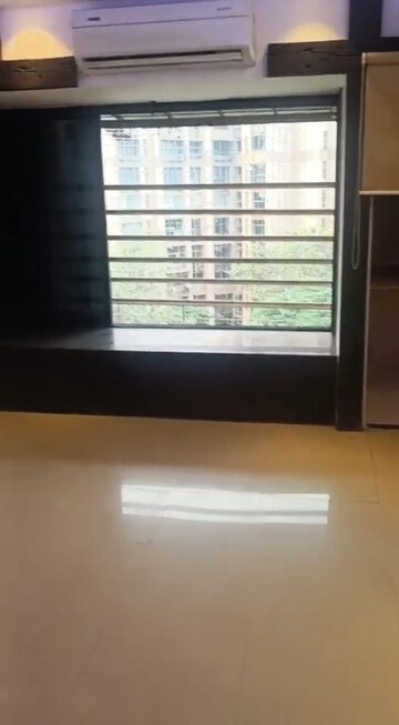 Room in 2 BHK Apartment at Blue Mountain Towers, Shashtri Nagar – for Sale