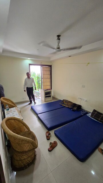 Room in 3 BHK Builder Floor at Gulmohar Park – for Rent