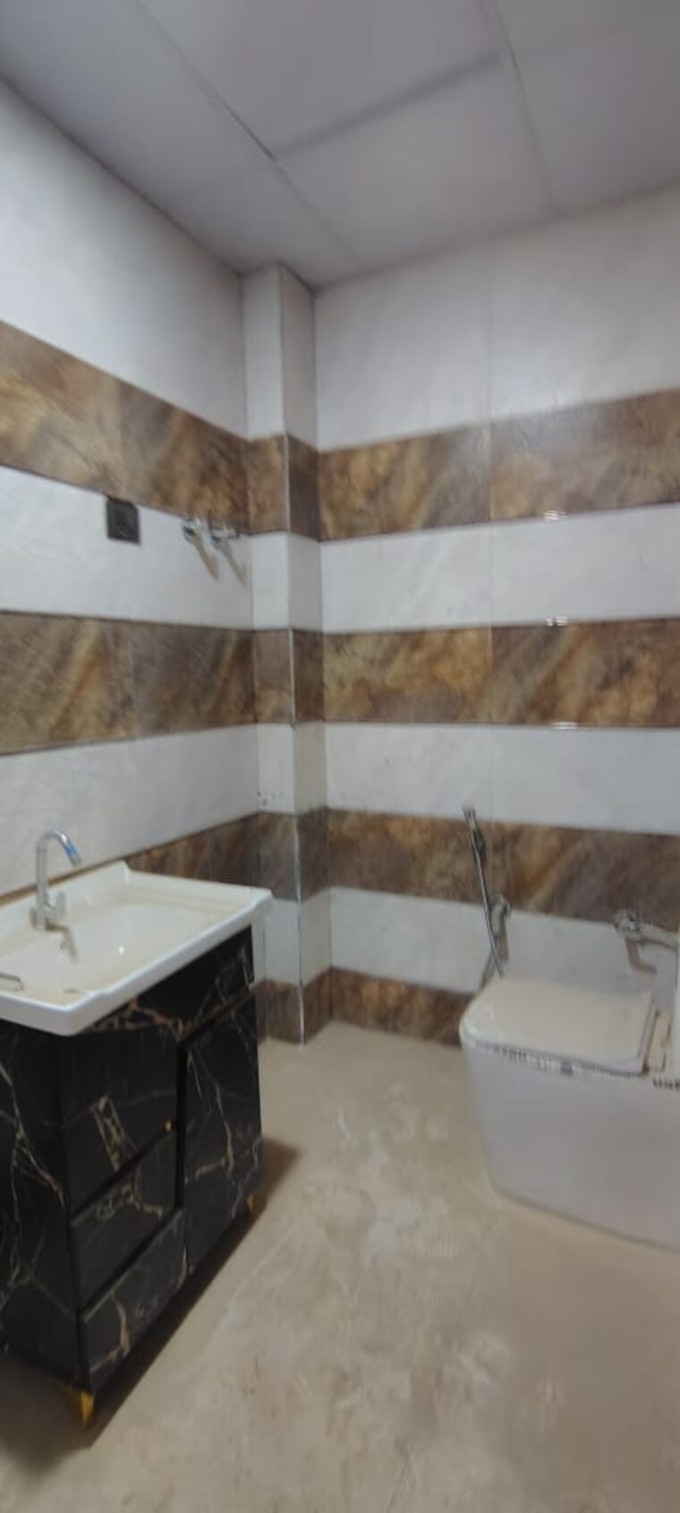Bathroom, roza jalalpur 3 Bedroom 90 Sq.Yd. Villa In Roza Jalalpur Greater Noida 8504167