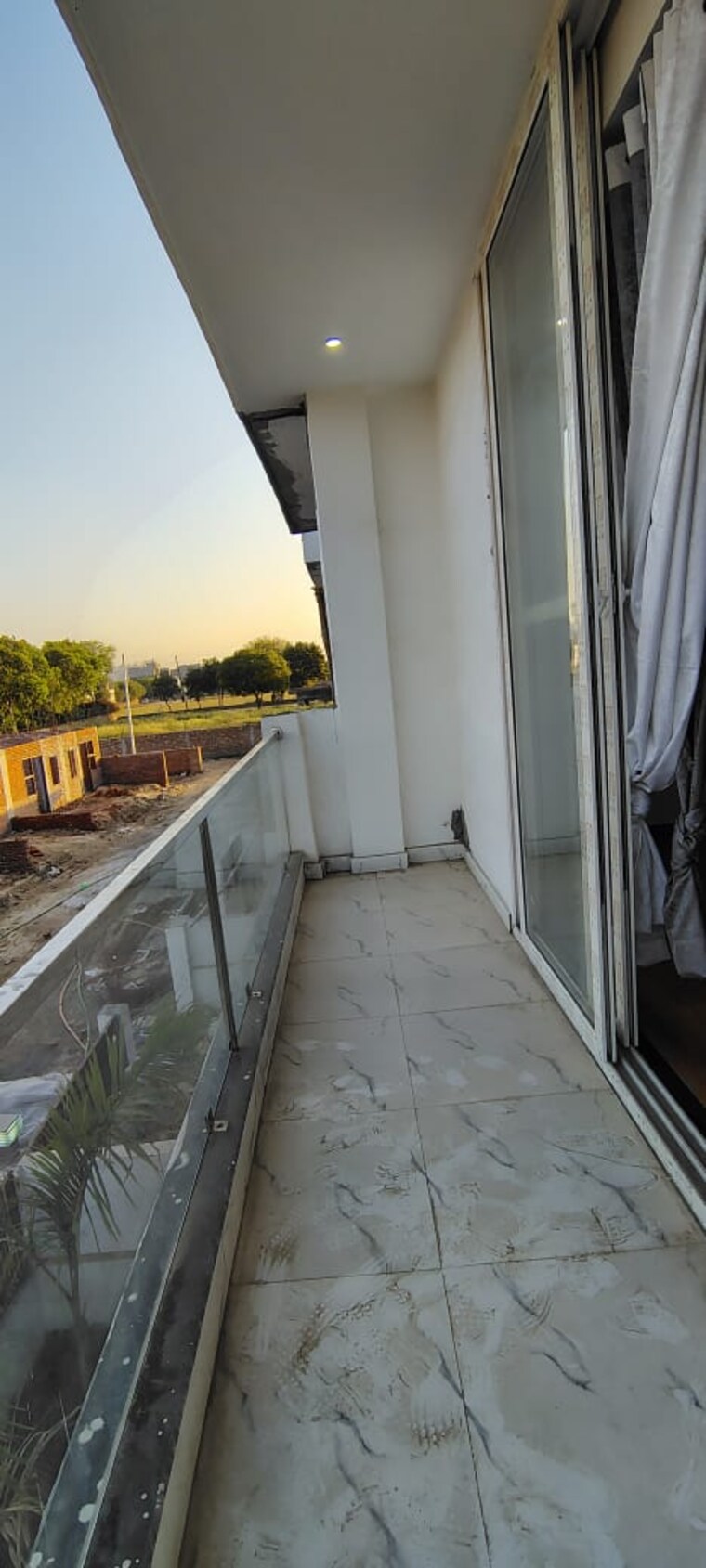 Balcony, roza jalalpur 3 Bedroom 90 Sq.Yd. Villa In Roza Jalalpur Greater Noida 8504167