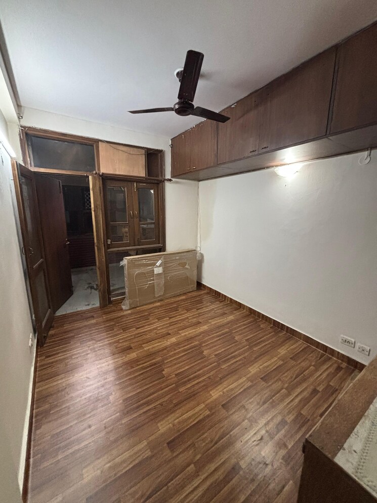 Room, dlf city phase 3 2 Bedroom 150 Sq.Yd. Builder Floor In Dlf City Phase 3 Gurgaon 8504234