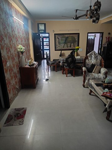 Living Room in 4 BHK Builder Floor at Rps Palms, Sector 88 – for Rent