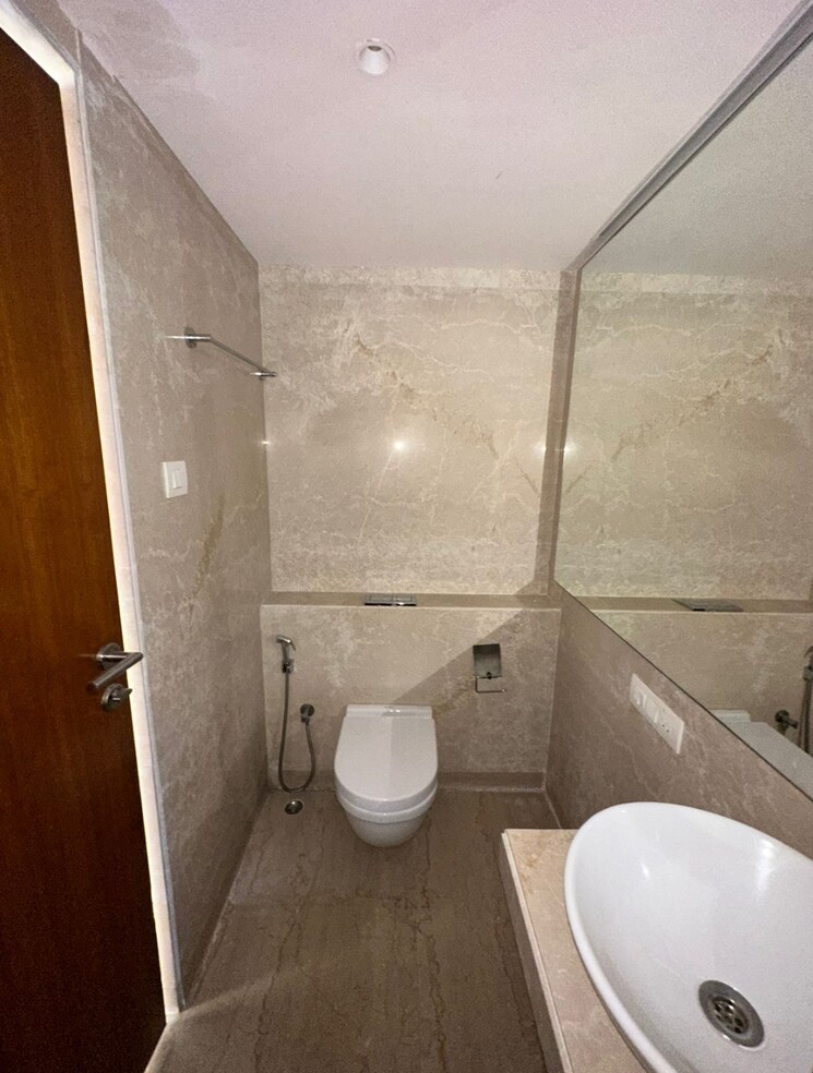 Bathroom, hdil-metropolis-residences 2 Bedroom 1140 Sq.Ft. Apartment In Andheri West Mumbai 8504217
