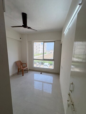 Room in 2 BHK Apartment at Signature The Millennia 2, Sector 37d – for Rent