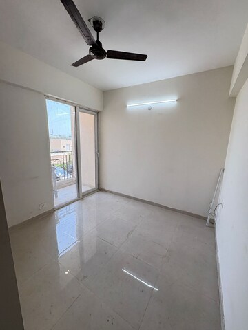 Room in 2 BHK Apartment at Signature The Millennia 2, Sector 37d – for Rent
