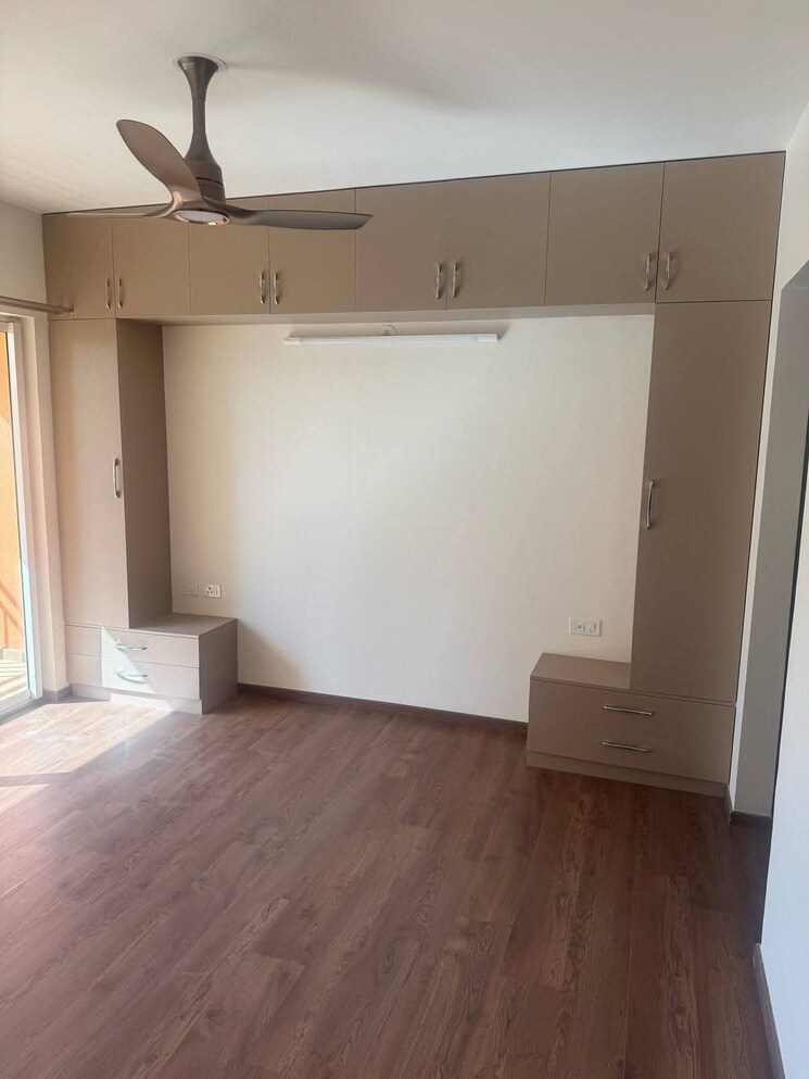 Room, shapoorji-pallonji-joyville-phase-3 3 Bedroom 1852 Sq.Ft. Apartment In Sector 102 Gurgaon 8504247