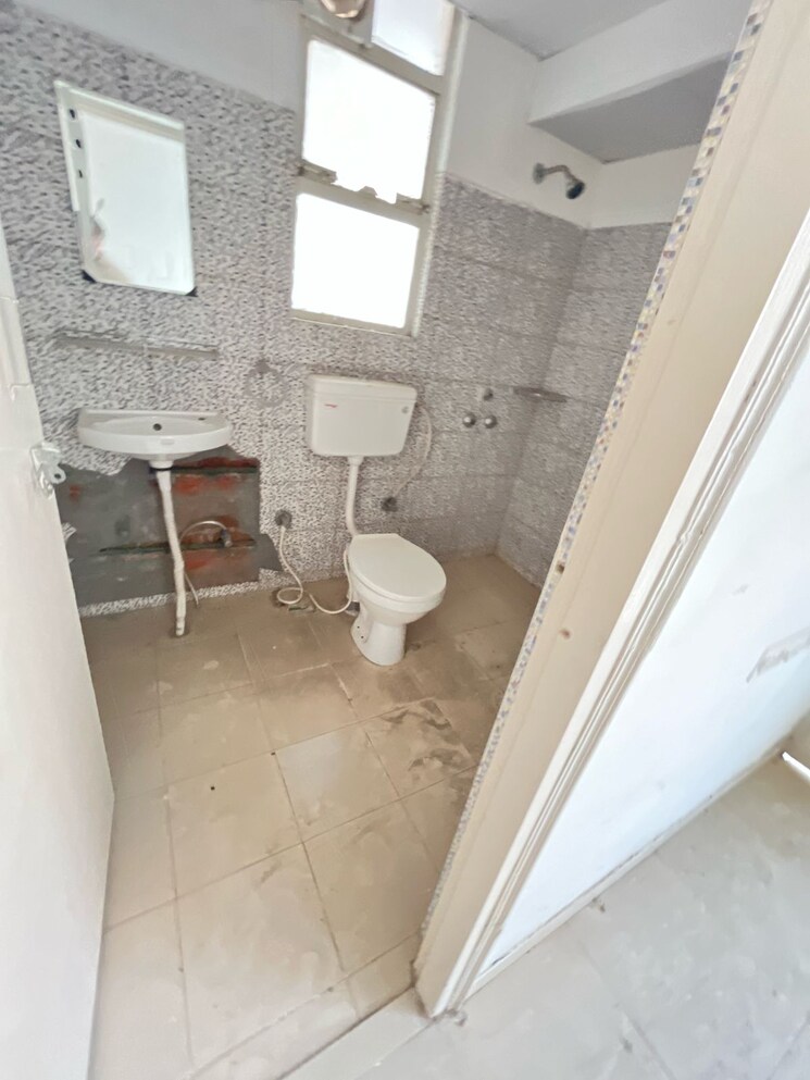 Attached Bathroom, breez-global-heights 2 Bedroom 875 Sq.Ft. Apartment In Sohna Sector 33 Gurgaon 8504350