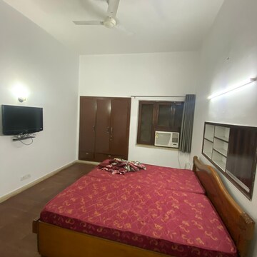 Room in 2 BHK Builder Floor at Greater Kailash I – for Rent