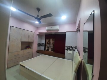 Room in 1 BHK Apartment at Galaxy Classique, Goregaon West – for Rent